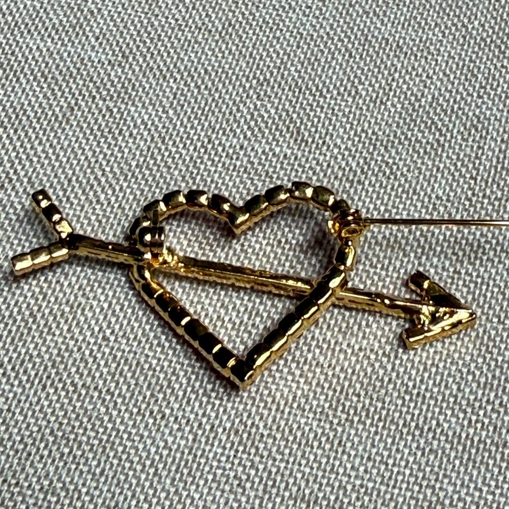 Arrow Through The Heart Rhinestone Pin - Picture 6 of 6